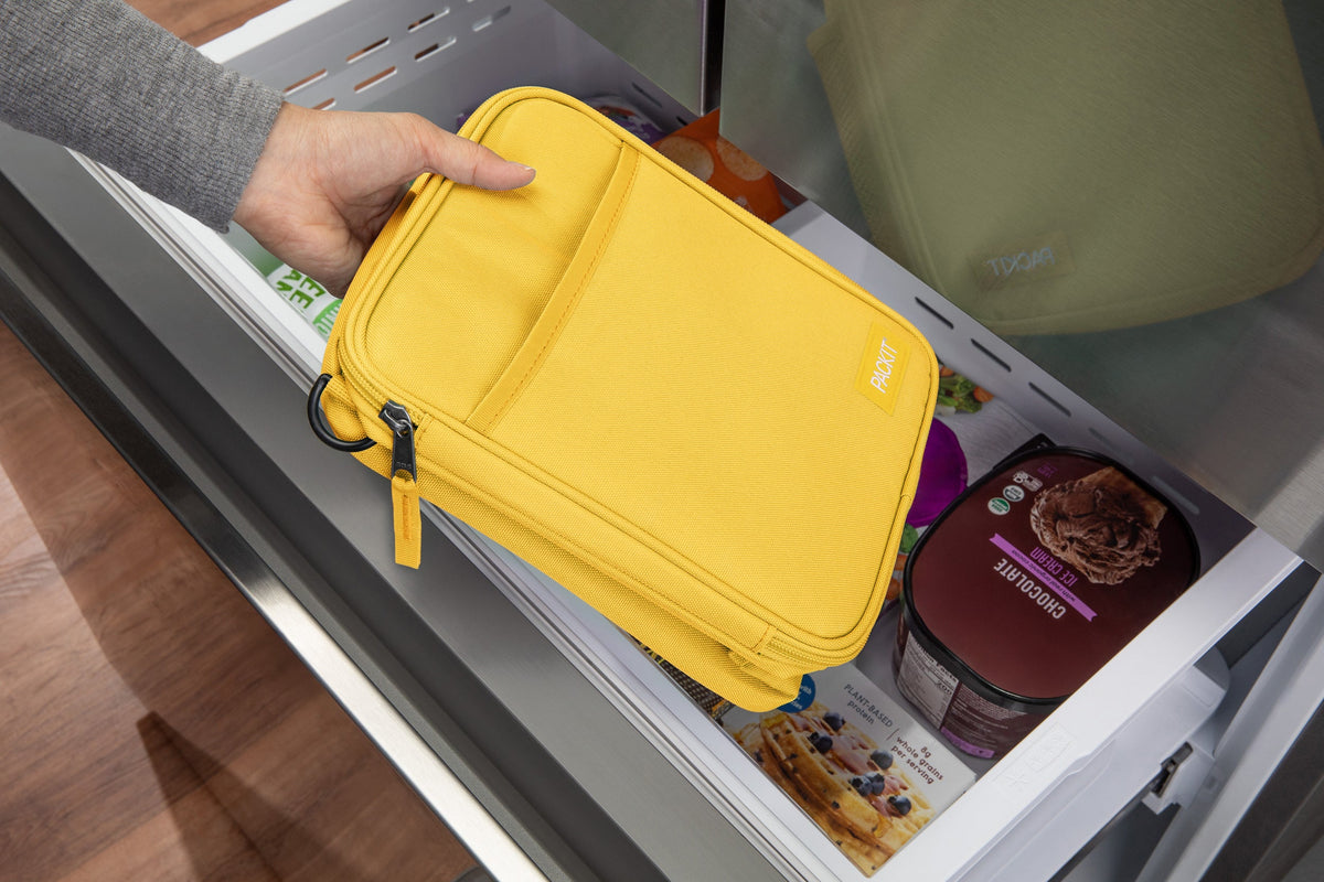 freezable-crossbody-lunch-box-e6 Crossbody-Lunch-Box-Lemonade-Freezer.jpg