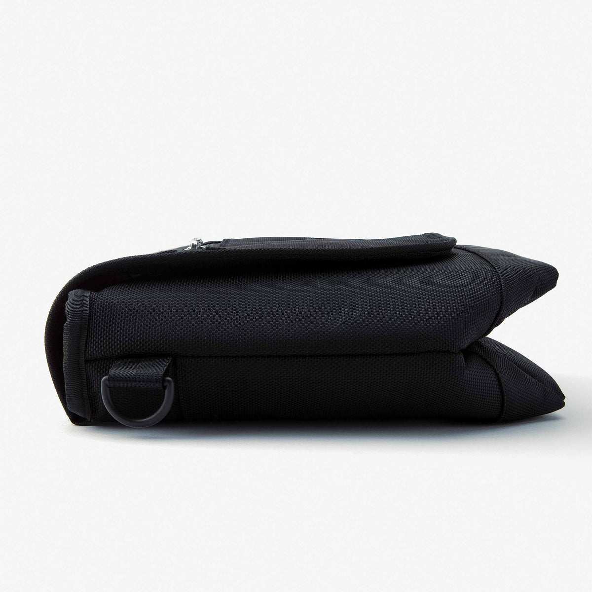freezable-brooklyn-crossbody-l6 freezable-brooklyn-crossbody-black-ecofreeze-plus-flat_b62870bb-68b1-4c0c-846f-a30840c26944.jpg