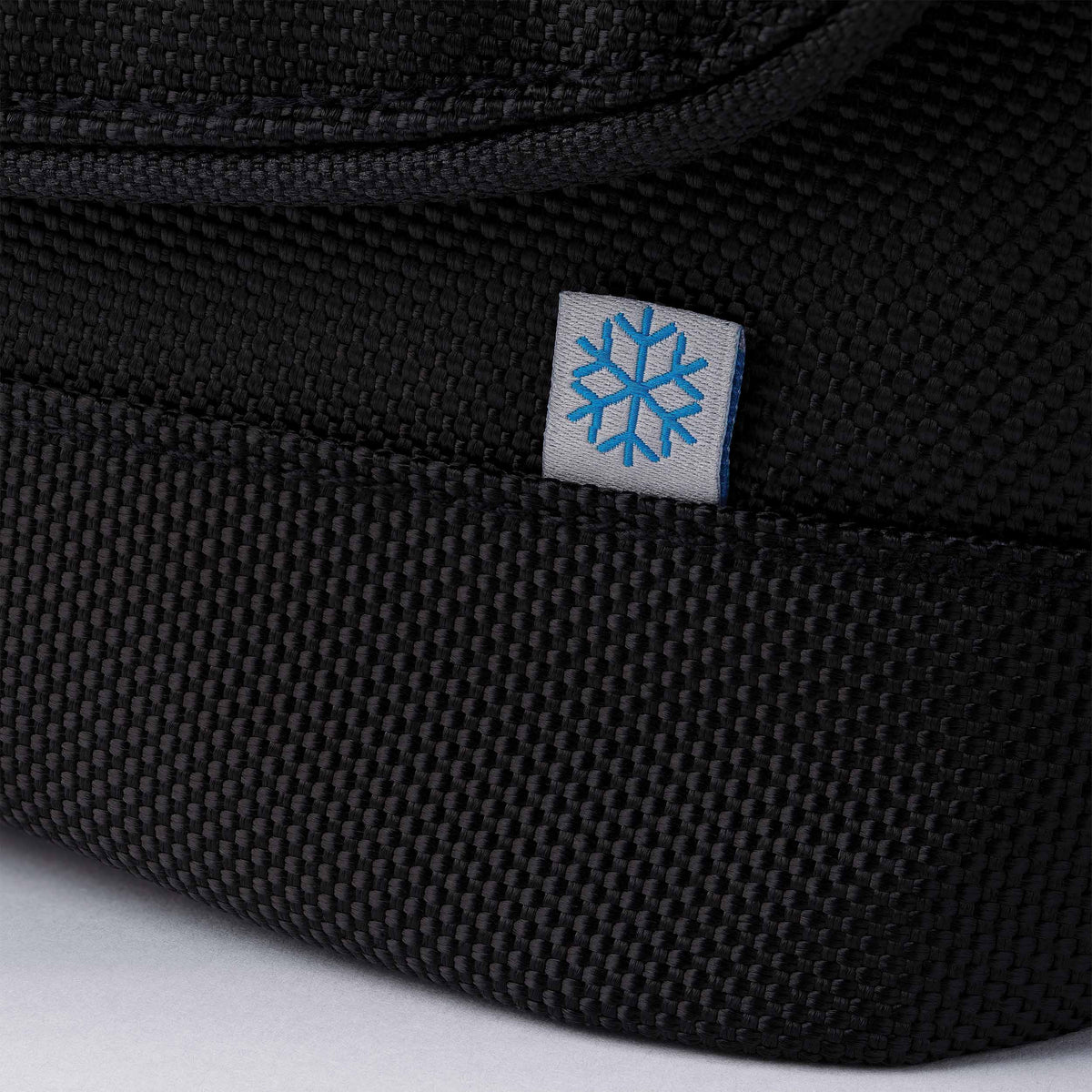 freezable-brooklyn-crossbody-b8 freezable-brooklyn-crossbody-black-ecofreeze-plus-zoom-tag.jpg