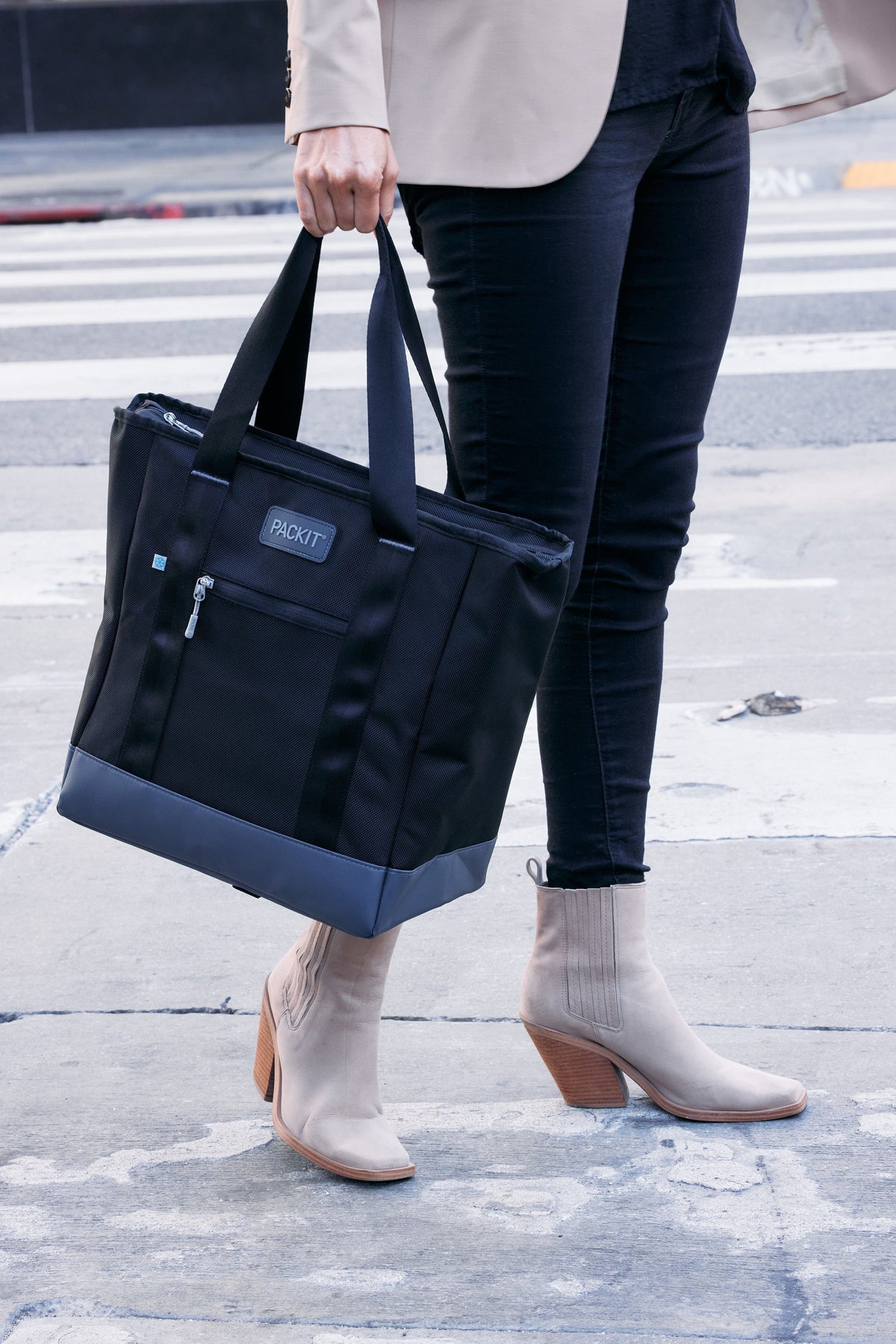 freezable-carry-tote-b7 freezable-carry-tote-black-gray-lifestyle-city-bag-only.jpg