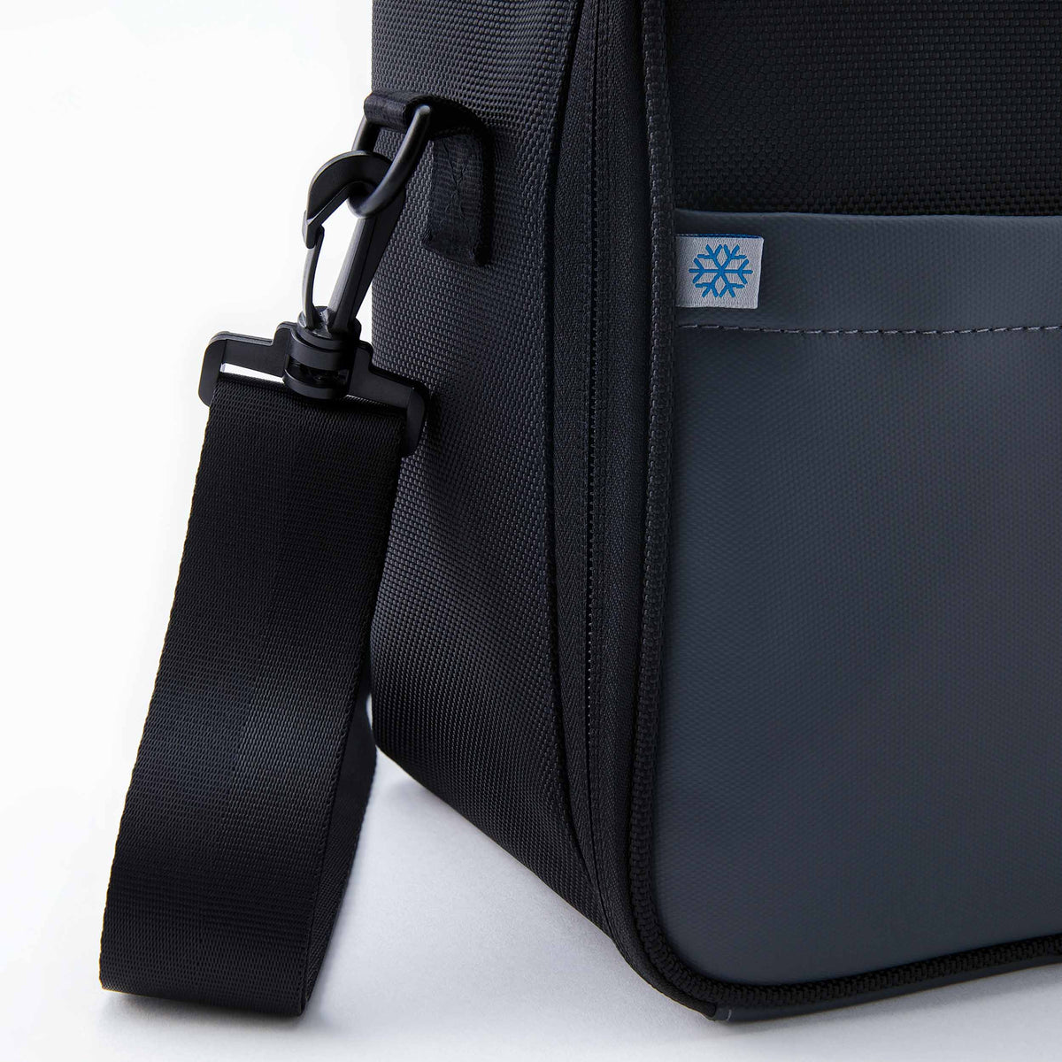 freezable-upright-lunch-box-a9 freezable-upright-lunch-box-black-gray-flag.jpg