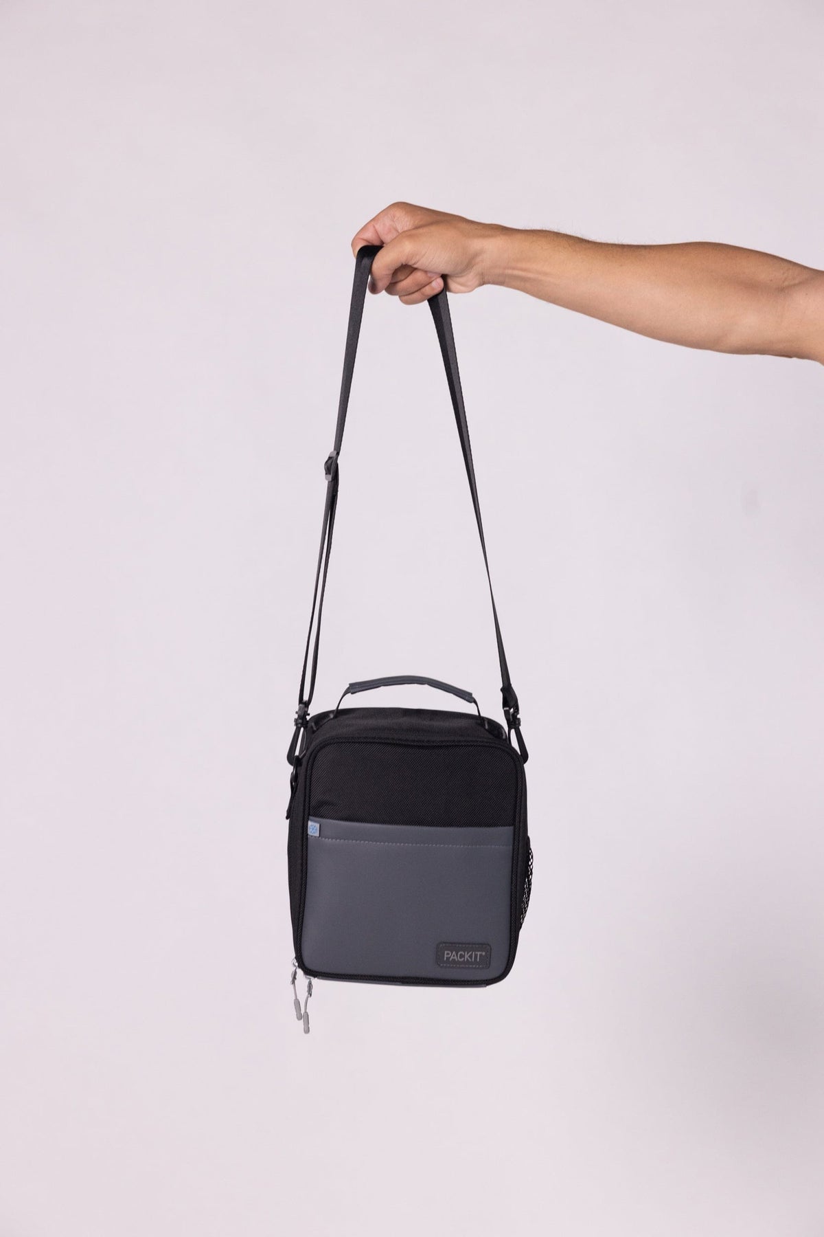 freezable-upright-lunch-box-a9 freezable-upright-lunch-box-black-gray-product-only_edit.jpg