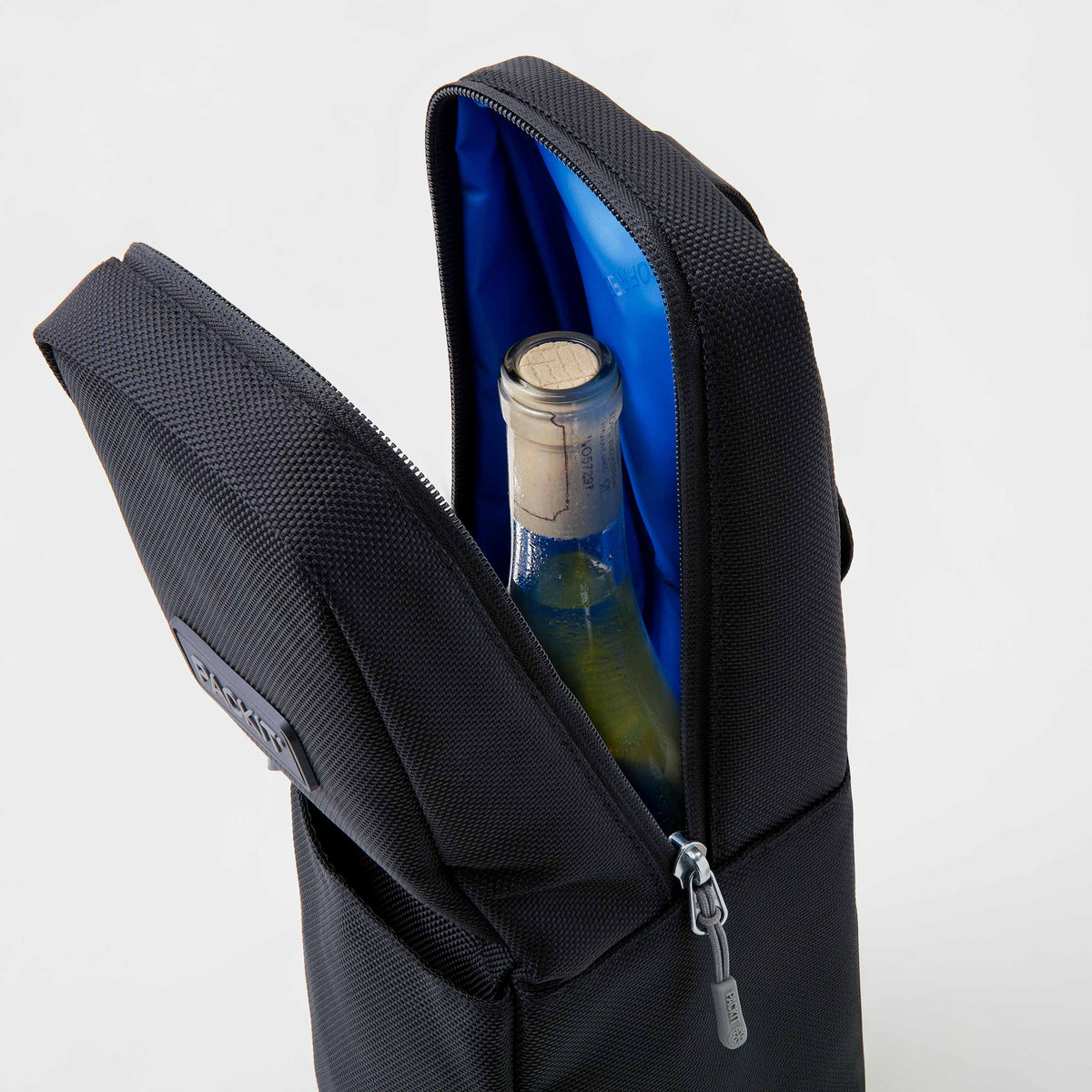 freezable-wine-carrier-l8 freezable-wine-carrier-black-ecofreeze-plus-top-view-with-wine.jpg